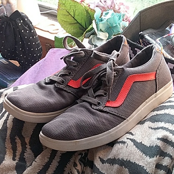 vans - Picture 1 of 1